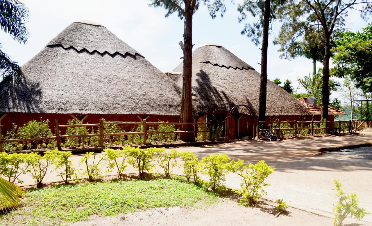 The Palms Beach Hotel And Restaurant Limited Энтеббе Экстерьер фото