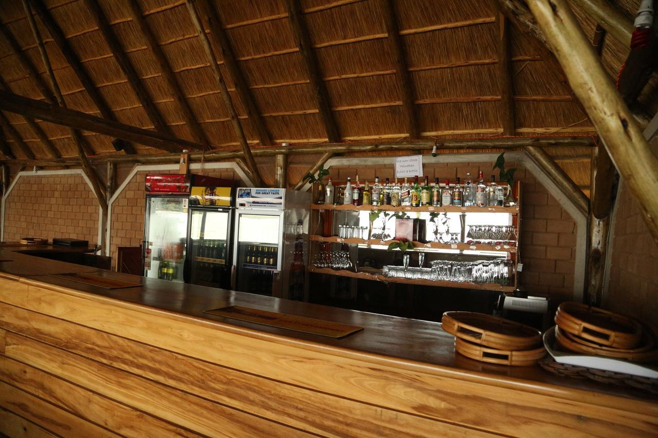 The Palms Beach Hotel And Restaurant Limited Энтеббе Экстерьер фото